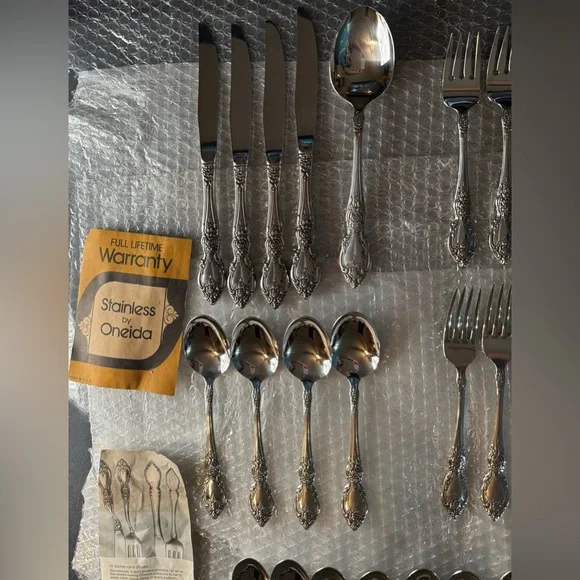 Oneida Wordsworth Rose Stainless Flatware USA Silverware Forks, Knives 26 Pcs - Picture 2 of 16